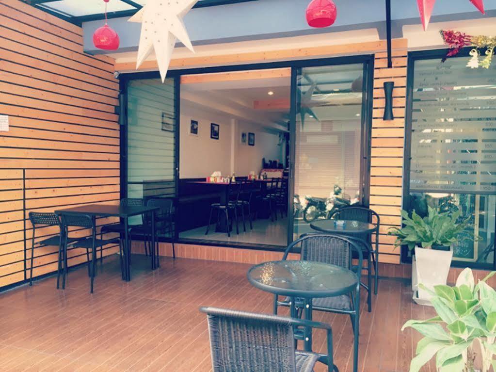 Double Dd House At Mrt Sutthisarn Bangkok Exterior photo